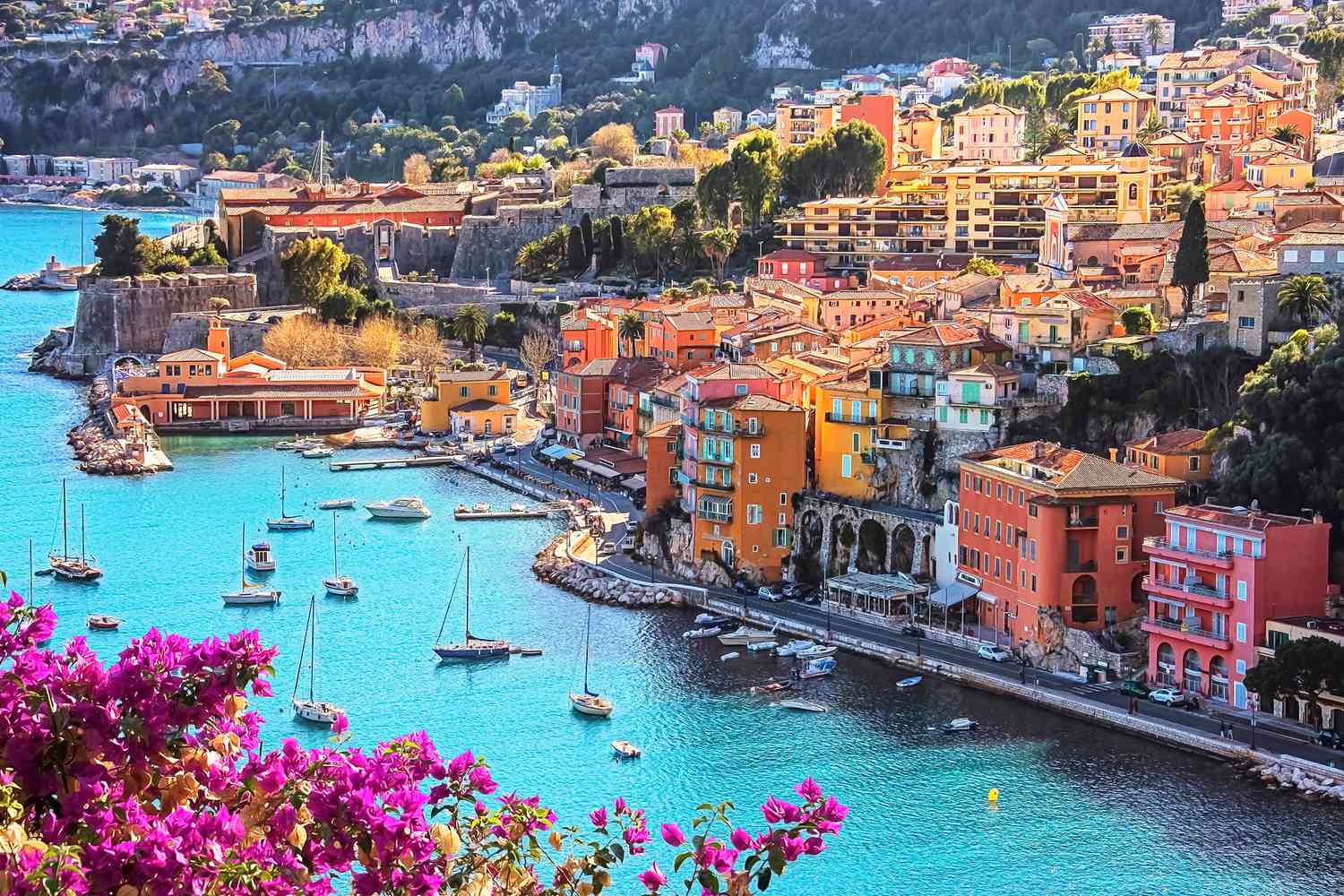 Villefranche-sur-mer sur la Côte d'Azur en été