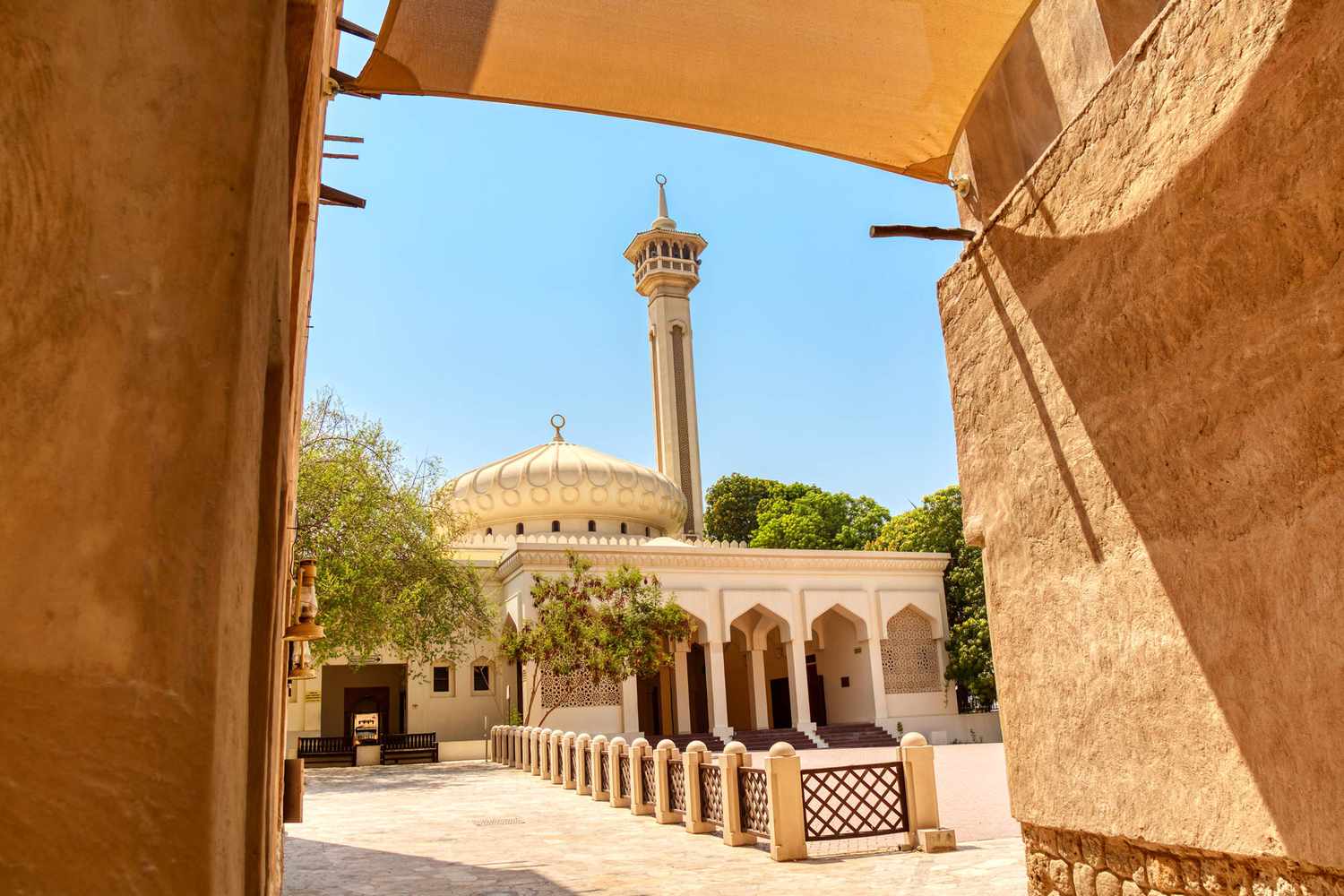 Old Dubai. Traditional Arabic streets in historical Al Fahidi district, Al Bastakiya Mosque. Dubai, United Arab Emirates