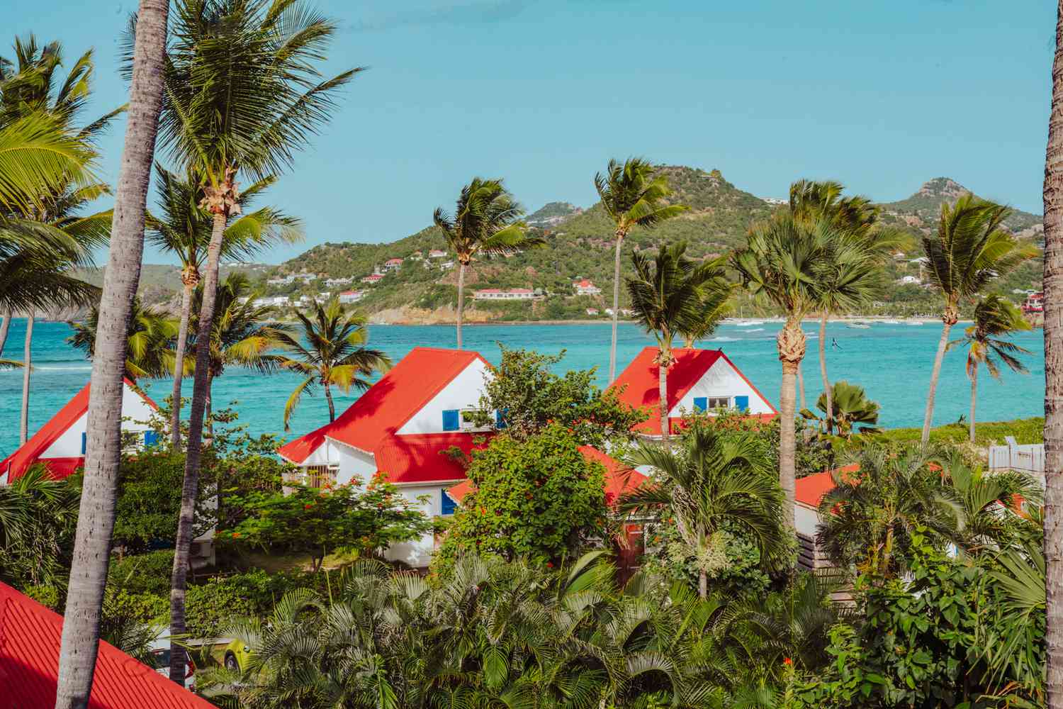 Maisons le long de la côte de St Barts