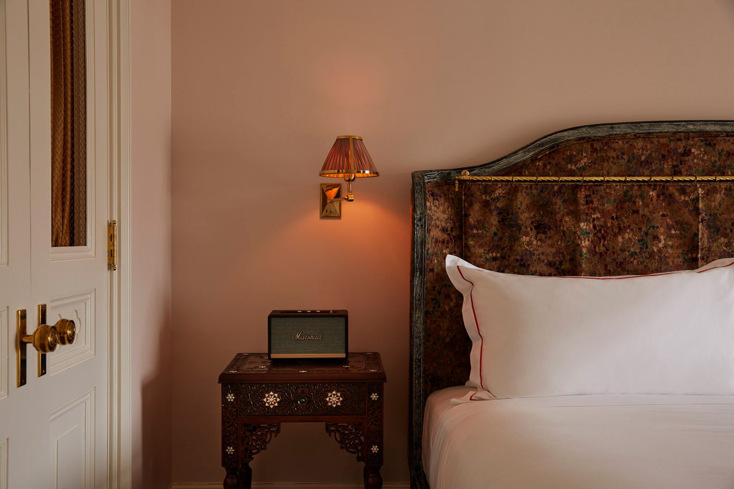 Details of guest room in Hotel Chelsea