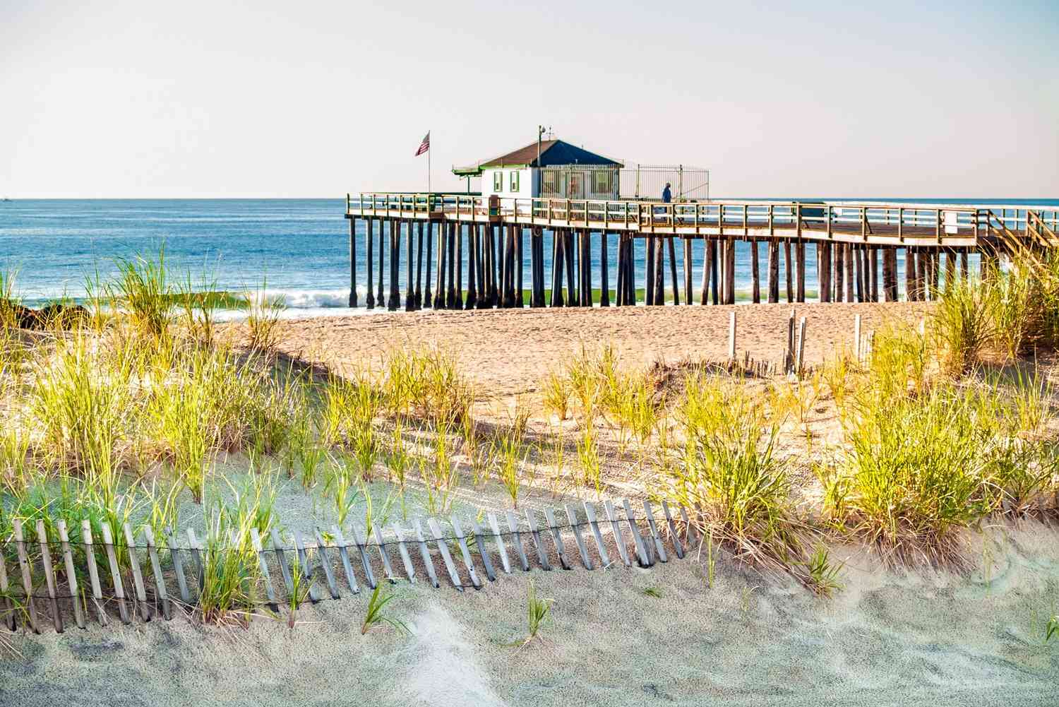 Le quai de pêche d'Ocean Grove en 2008 avant sa destruction lors de l'ouragan Sandy en 2012.