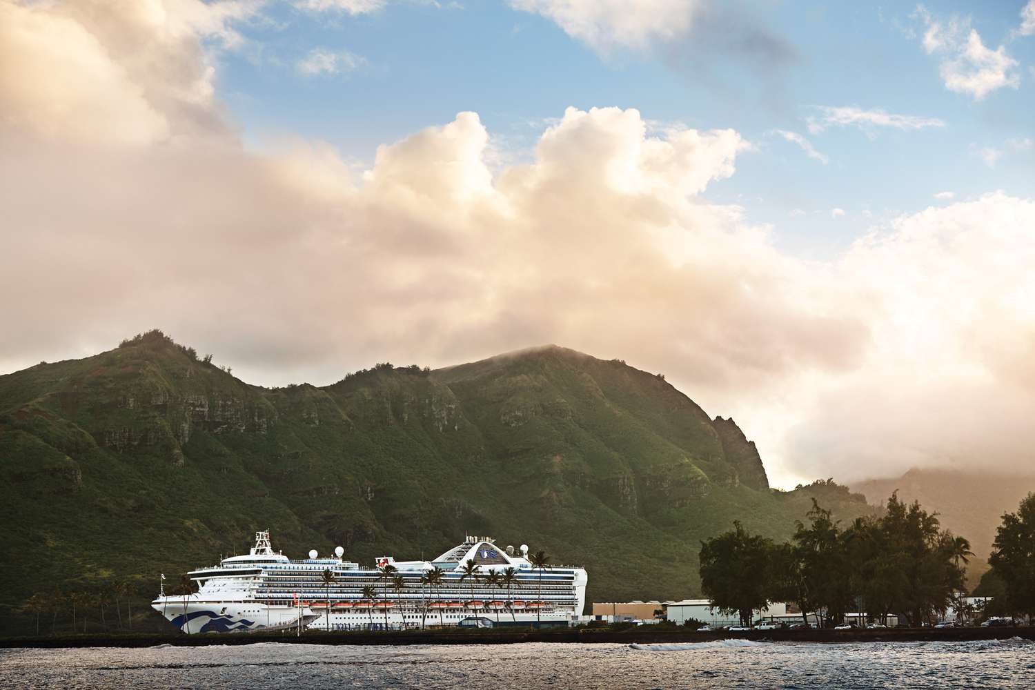 Navire de croisière Princess à côté d'Hawaï