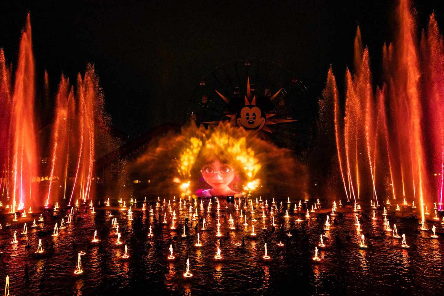 Le spectacle « World of Color – ONE » à Disneyland pour la célébration Disney100