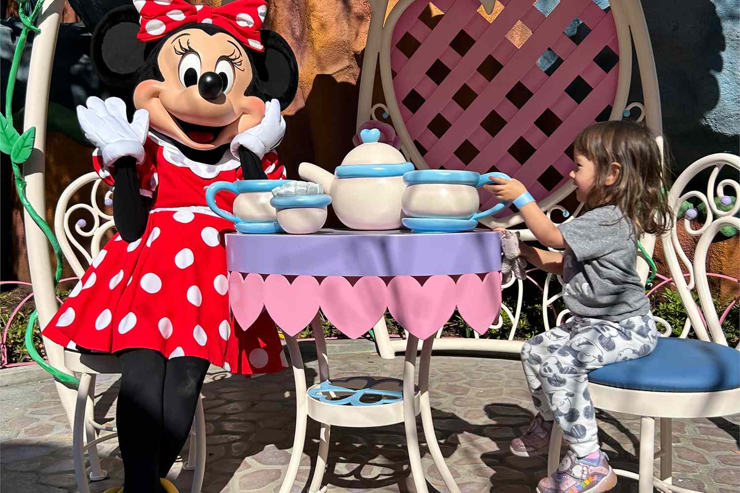 Une rencontre avec Minnie à Mickey's Toontown au Disneyland Park