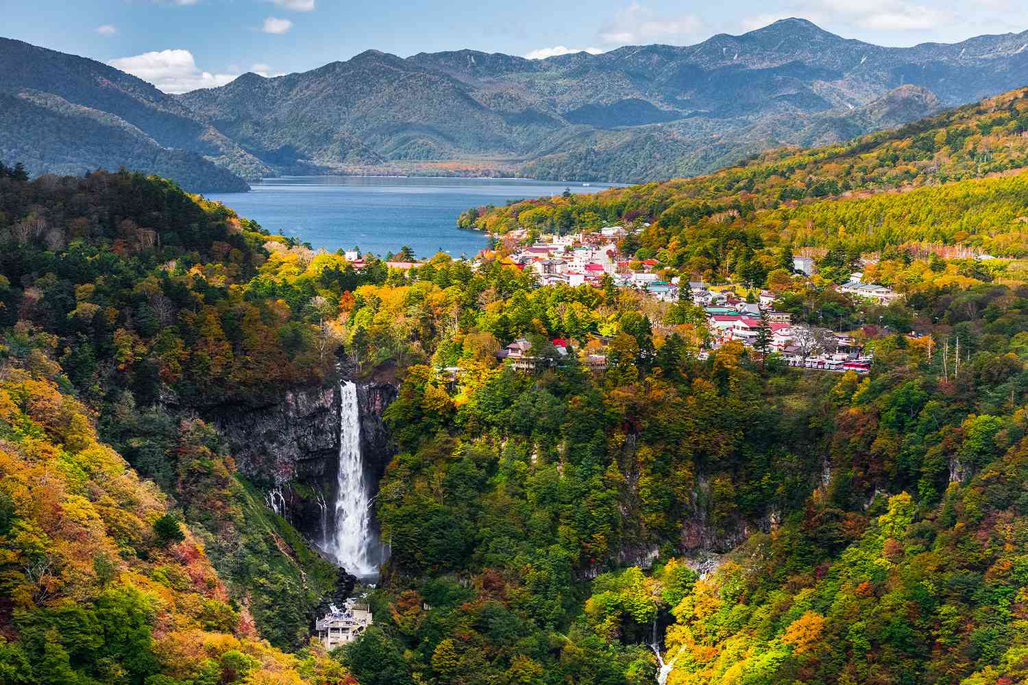 Cette destination peu connue au Japon possède de magnifiques paysages naturels, des temples sereins et le plus ancien hôtel de villégiature du pays.