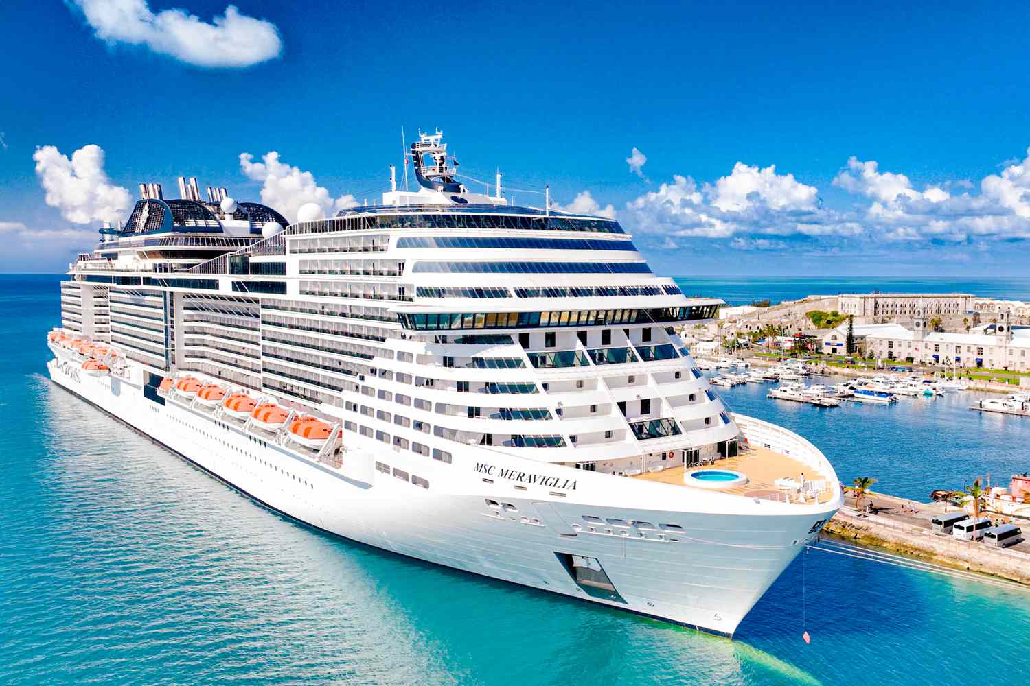 Extérieur d'un navire de croisière