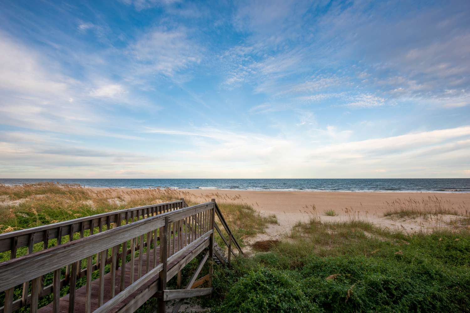Vue depuis la promenade sur l'océan et les dunes, Caroline du Sud, États-Unis