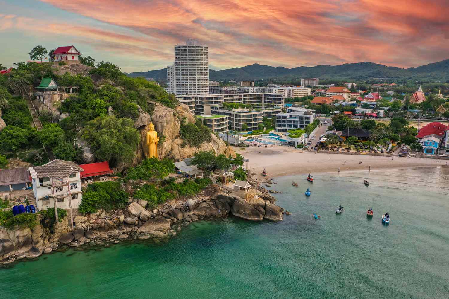 Colline de Wat Khao Takiab et plage à Hua Hin, Prachuap Khiri Khan, Thaïlande, Asie du Sud-Est