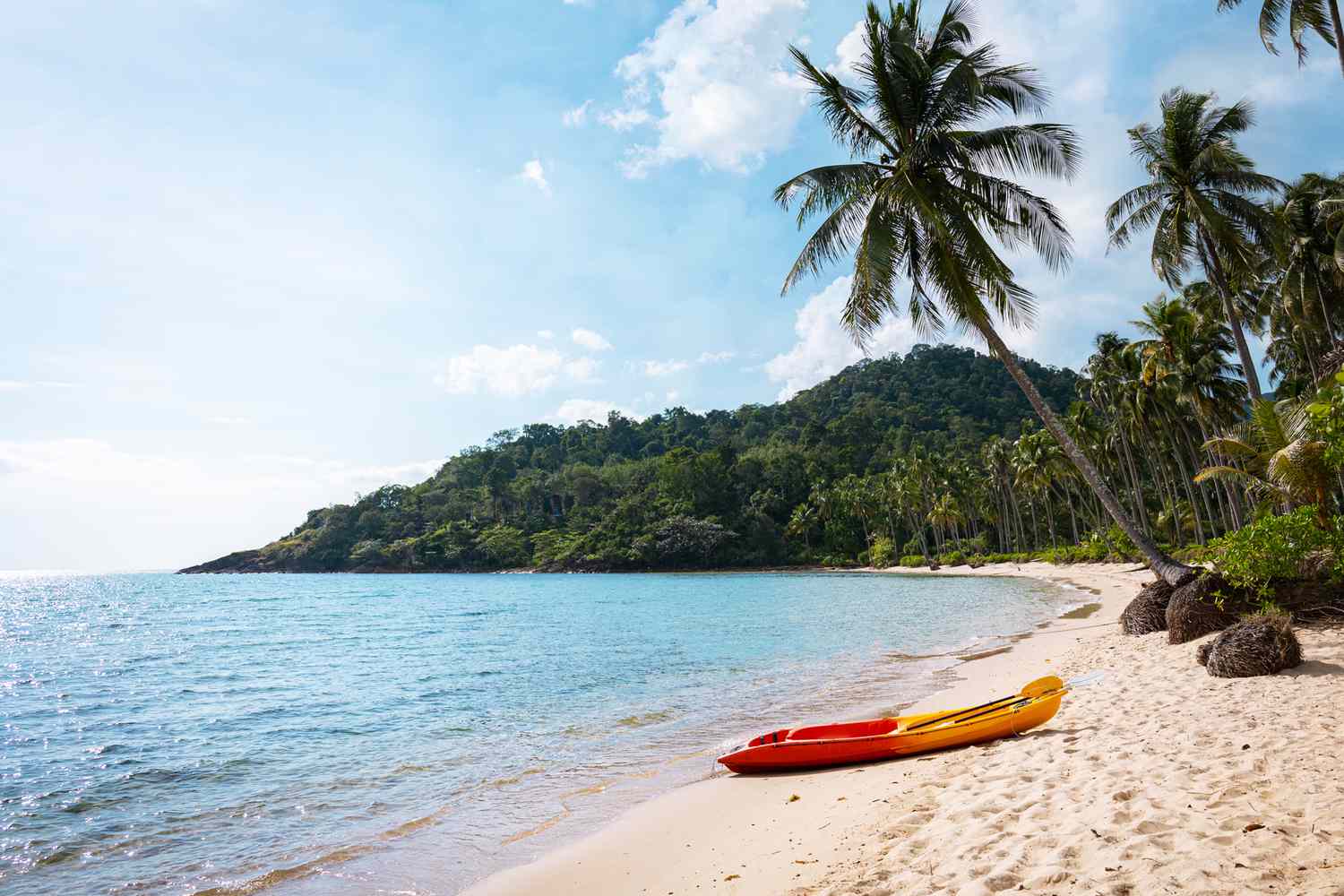 Kayak sur la plage de l'île de Koh Chang, Trat, Thaïlande, Asie