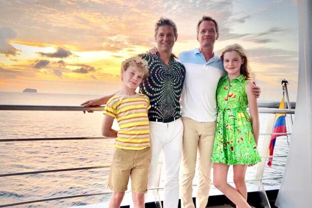 Neil Patrick Harris et David Burtka lors de leur épique voyage aux Galápagos — et conseils pour voyager avec des enfants.