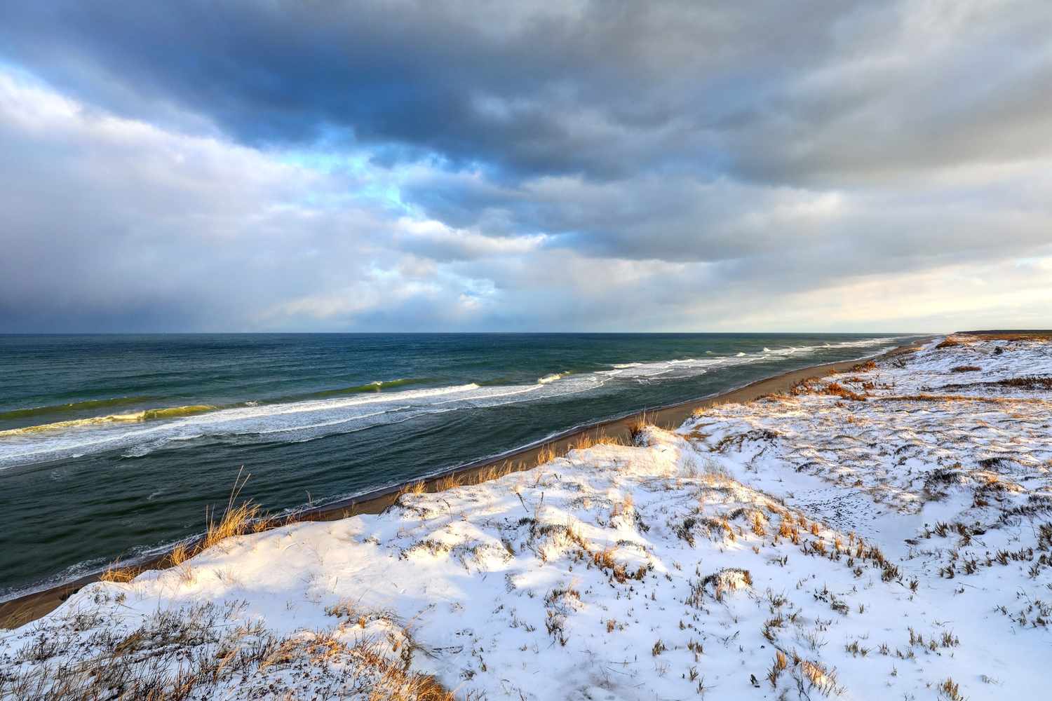 La côte nationale de Cape Cod recouverte de neige