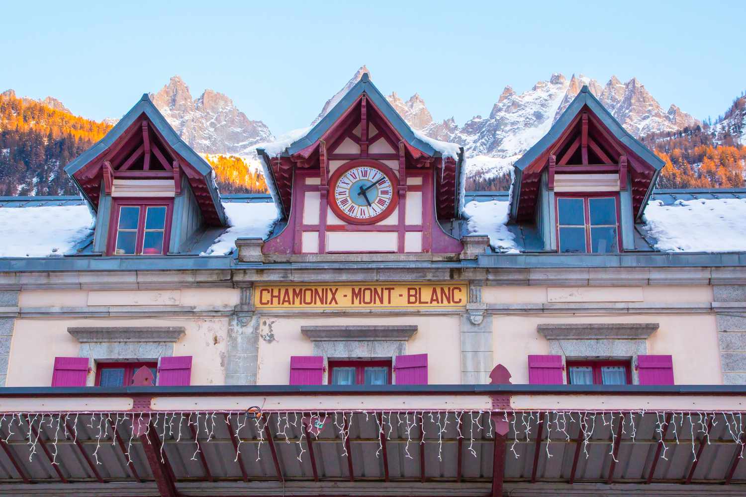 Façade de la gare de Chamonix près du Mont Blanc, France