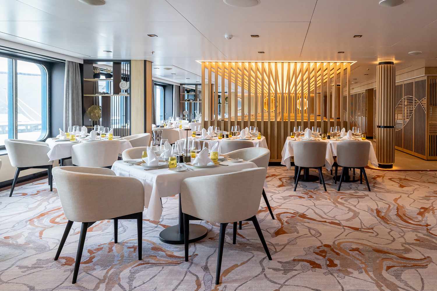 Le Swan Restaurant à bord du SH Diana