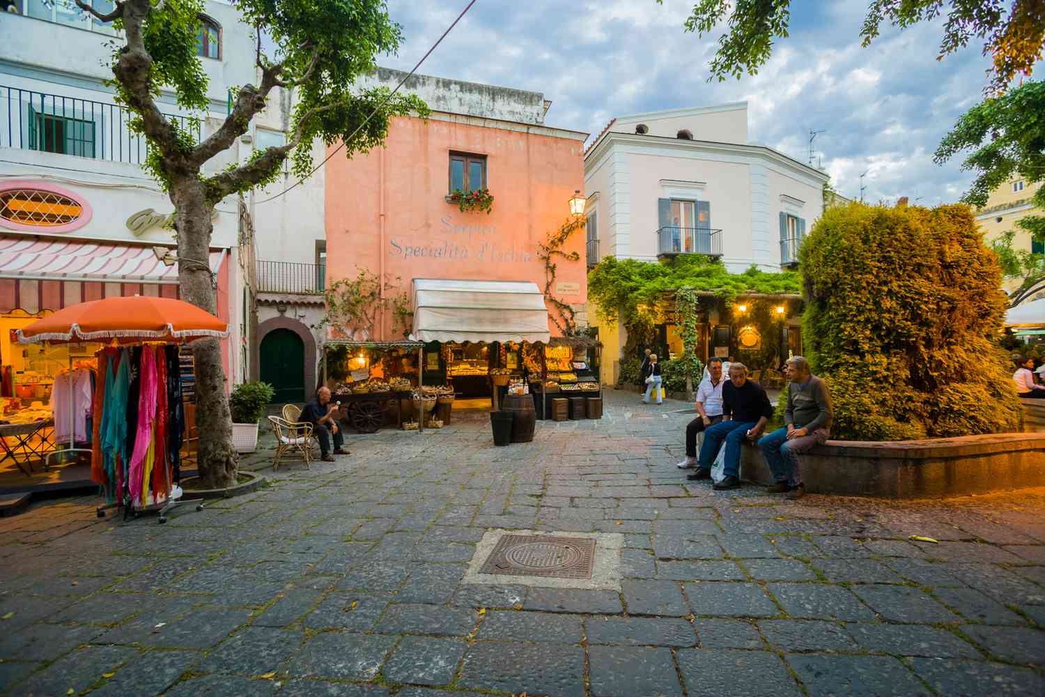 La place principale du village