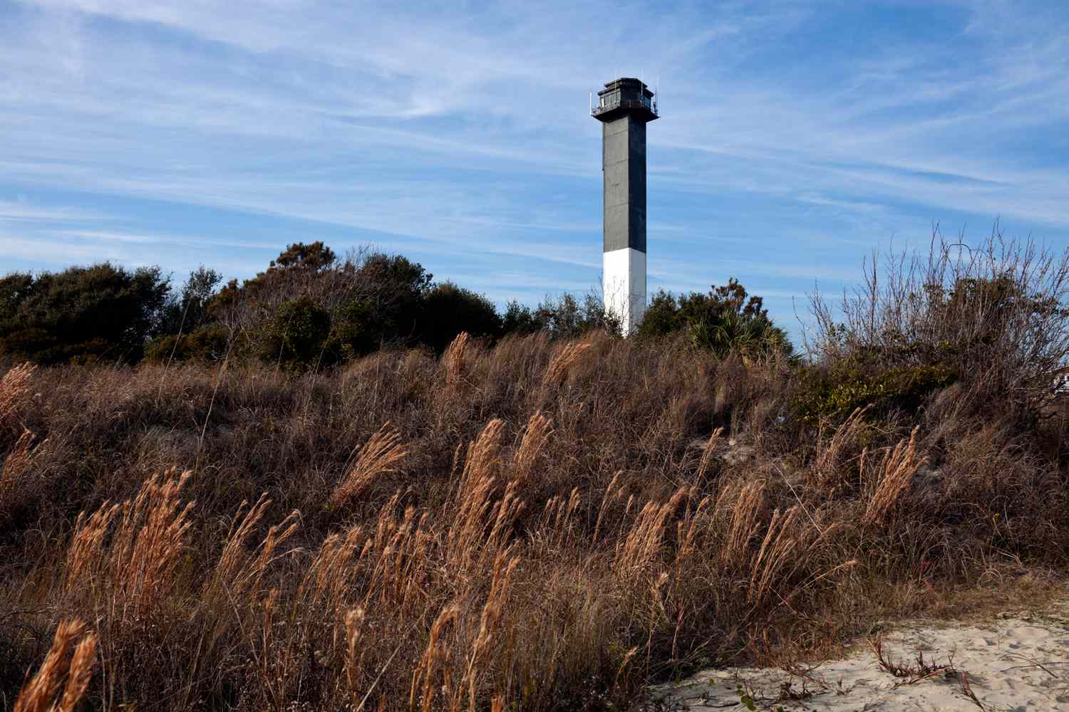 Phare de Charleston situé sur l'île de Sullivan en Caroline du Sud