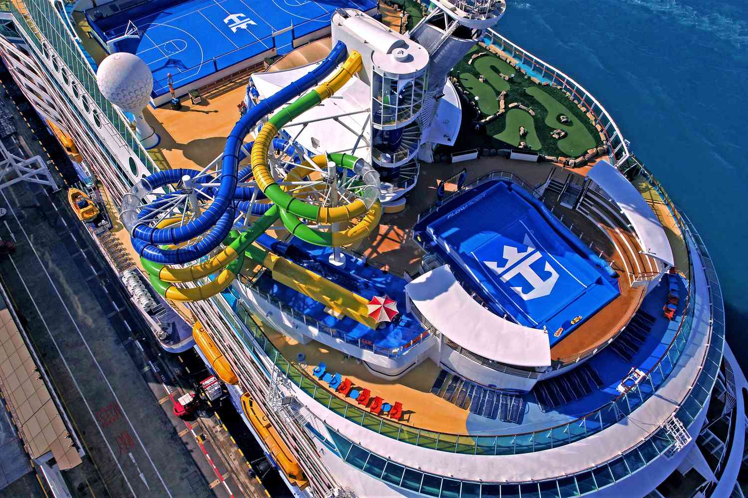 Top deck pool area