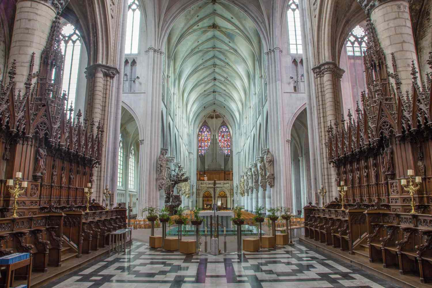 Malines - Nef de la cathédrale Saint-Rombaut