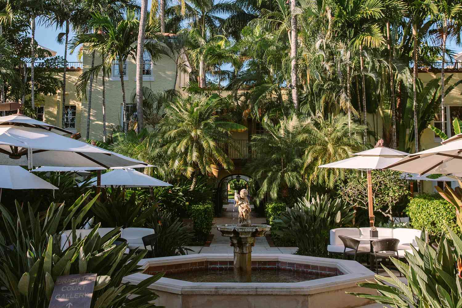 Les jardins extérieurs du Brazilian Court