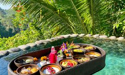 Un petit-déjeuner flottant à Bali 